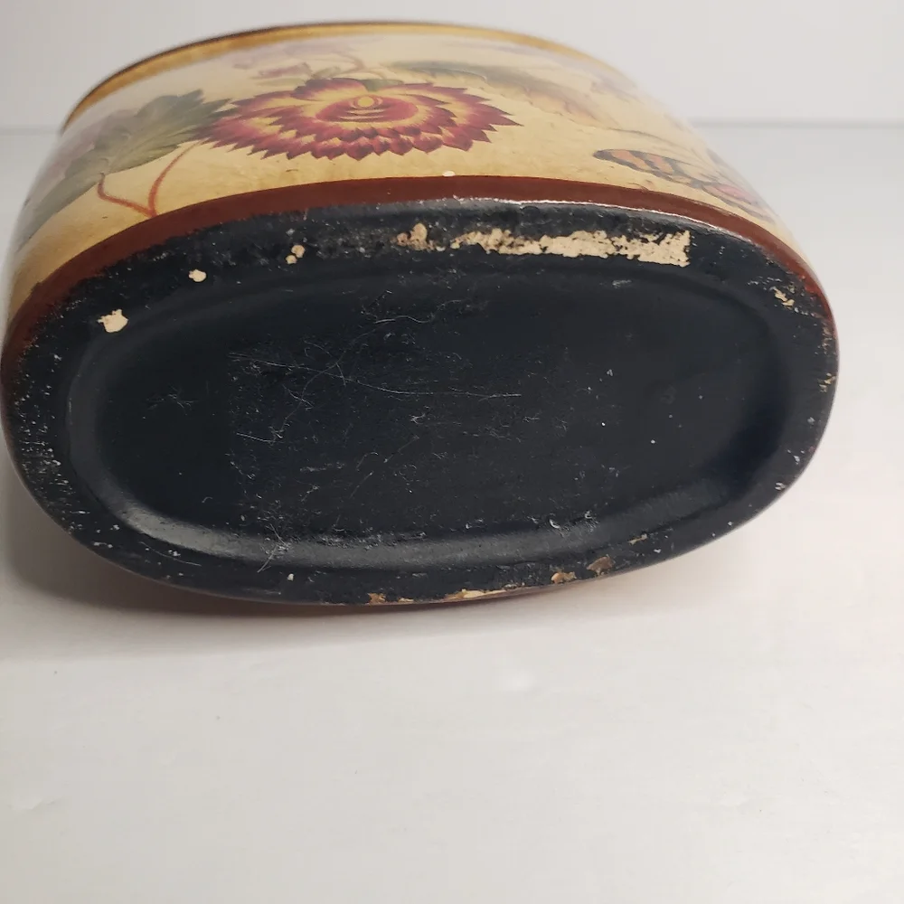 Vintage toothbrush holder. 176
